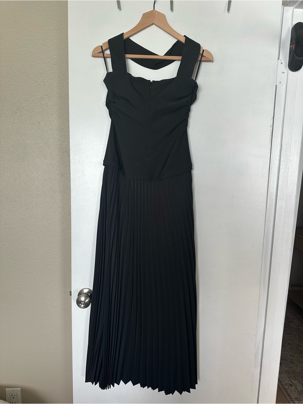 Choker Design Pleated Panel Dress Size S - Picture 7 of 8